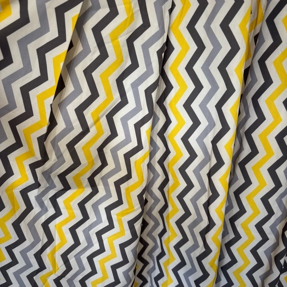 Chevron print‎ crepe banded empire dress